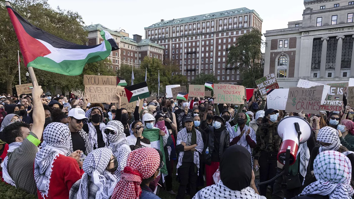 عاجل| حركة طلاب جامعة كولومبيا من أجل العدالة في فلسطين: شرطة نيويورك تعتقل اثنين من الطلاب المتظاهرين أمام ...يتبع الخبر